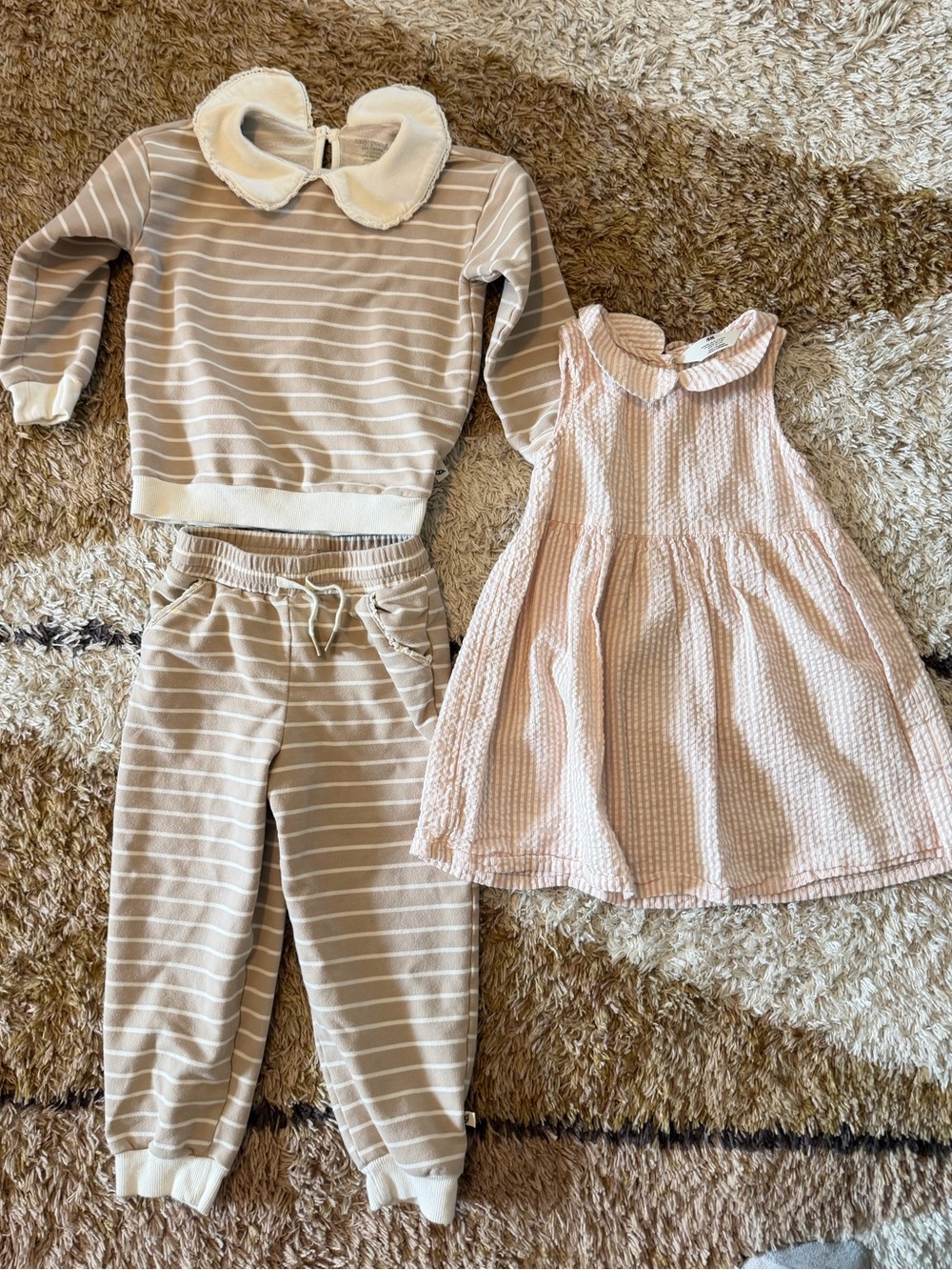 Easy-Peasy Organic Cotton Stripe Sweatshirt Joggers & H&M Seersucker Dress 4T